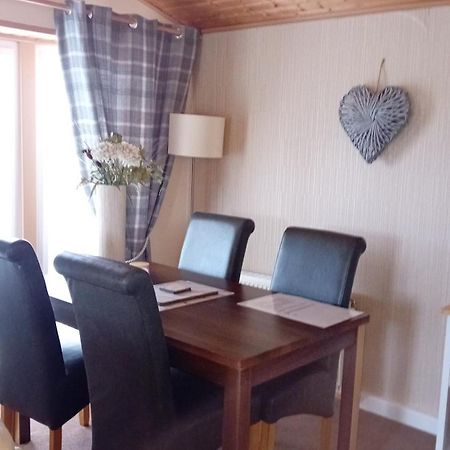 Baytree Lodge At Three Lochs Holiday Park, New Ask About Our Packages Birthday ,Anniversary,Family,Pamper Packages Available Balminnoch Екстер'єр фото